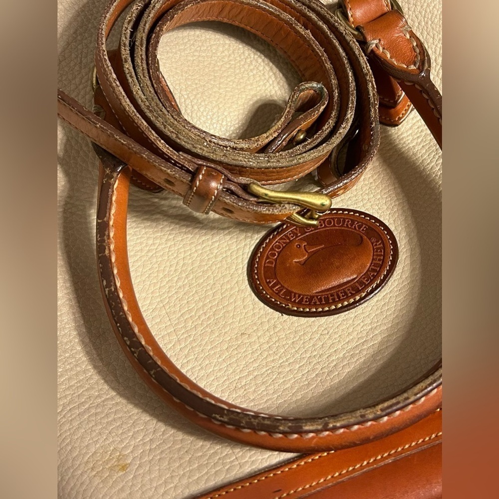Dooney and Bourke Bag - Picture 4 of 7